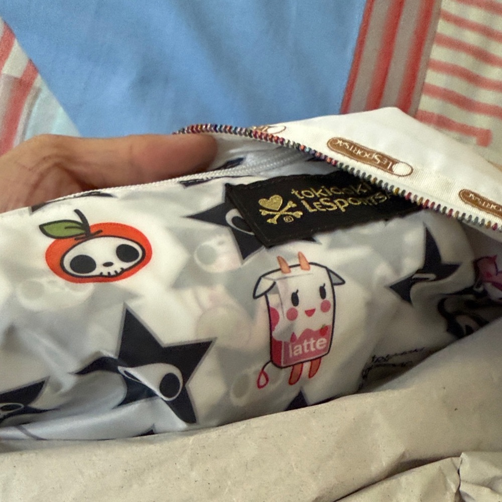 Lesportsac x Tokidoki White Duffle Bag with Strap - Picture 14 of 14
